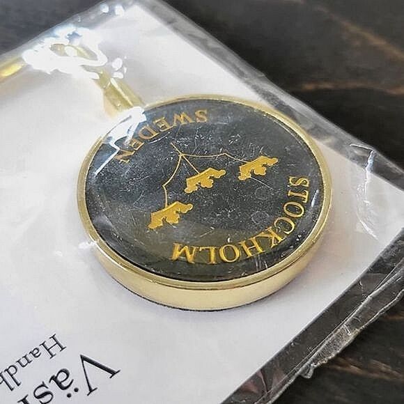 Deadstock Swedish Three Crowns emblem memento handbag hook - Picture 6 of 6